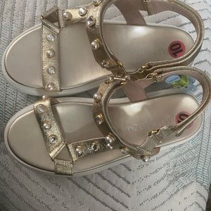 Stuart Weitzman size 10 Embellished gold sandal